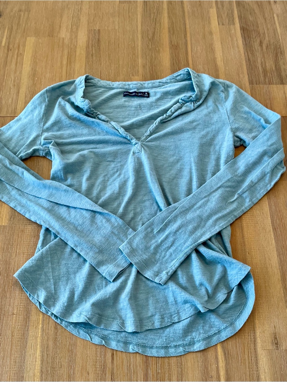 Abercrombie & Fitch Light Blue/Green Long-Sleeve V-Neck Top